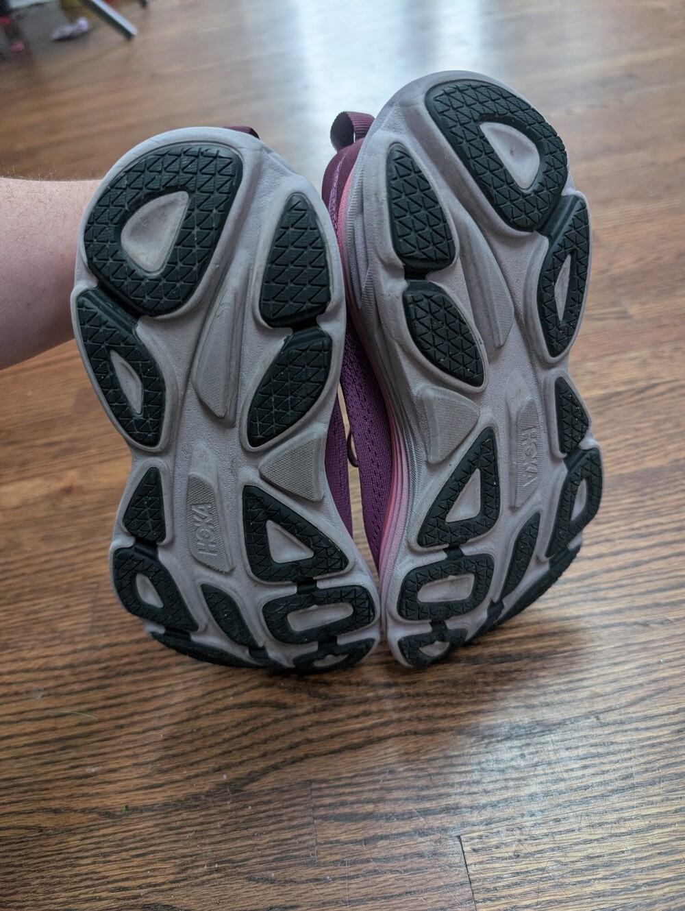 Hoka Women's Purple and Pink Athletic Trainers Bondi 8 - Picture 5 of 7